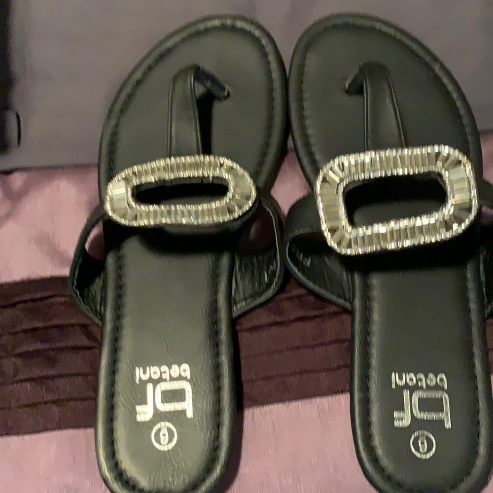 Women’s dressy sandals